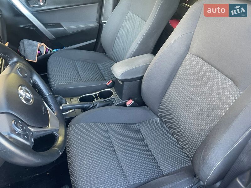 Седан Toyota Corolla 2014 в Киеве