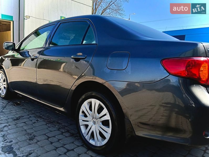 Седан Toyota Corolla 2008 в Чорткове