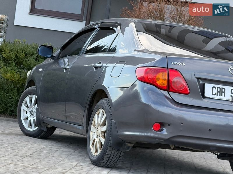 Седан Toyota Corolla 2008 в Стрые
