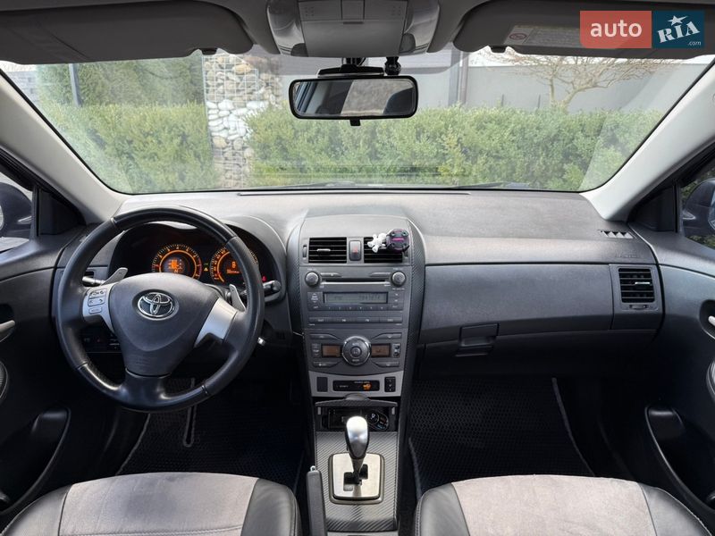 Седан Toyota Corolla 2008 в Стрые