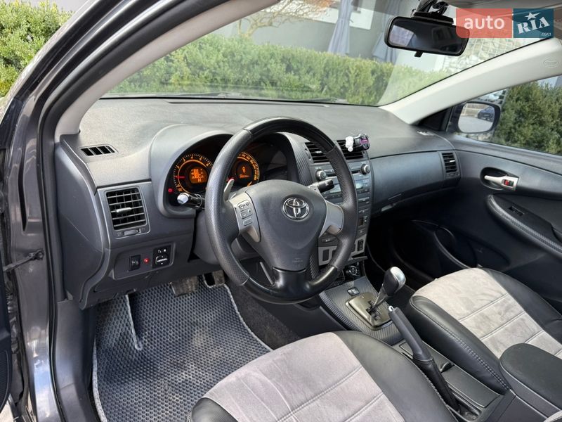 Седан Toyota Corolla 2008 в Стрые