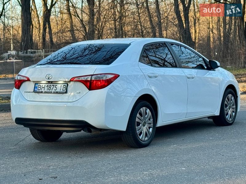 Седан Toyota Corolla 2015 в Одессе