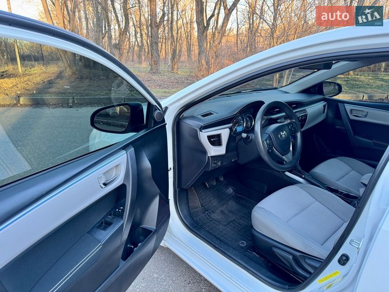 Седан Toyota Corolla 2015 в Одессе