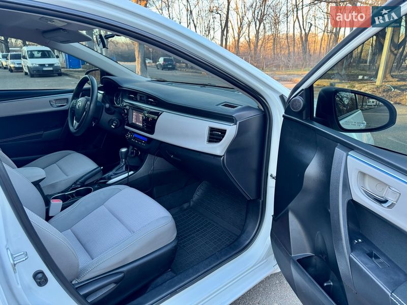 Седан Toyota Corolla 2015 в Одессе