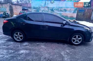 Седан Toyota Corolla 2013 в Новой Водолаге