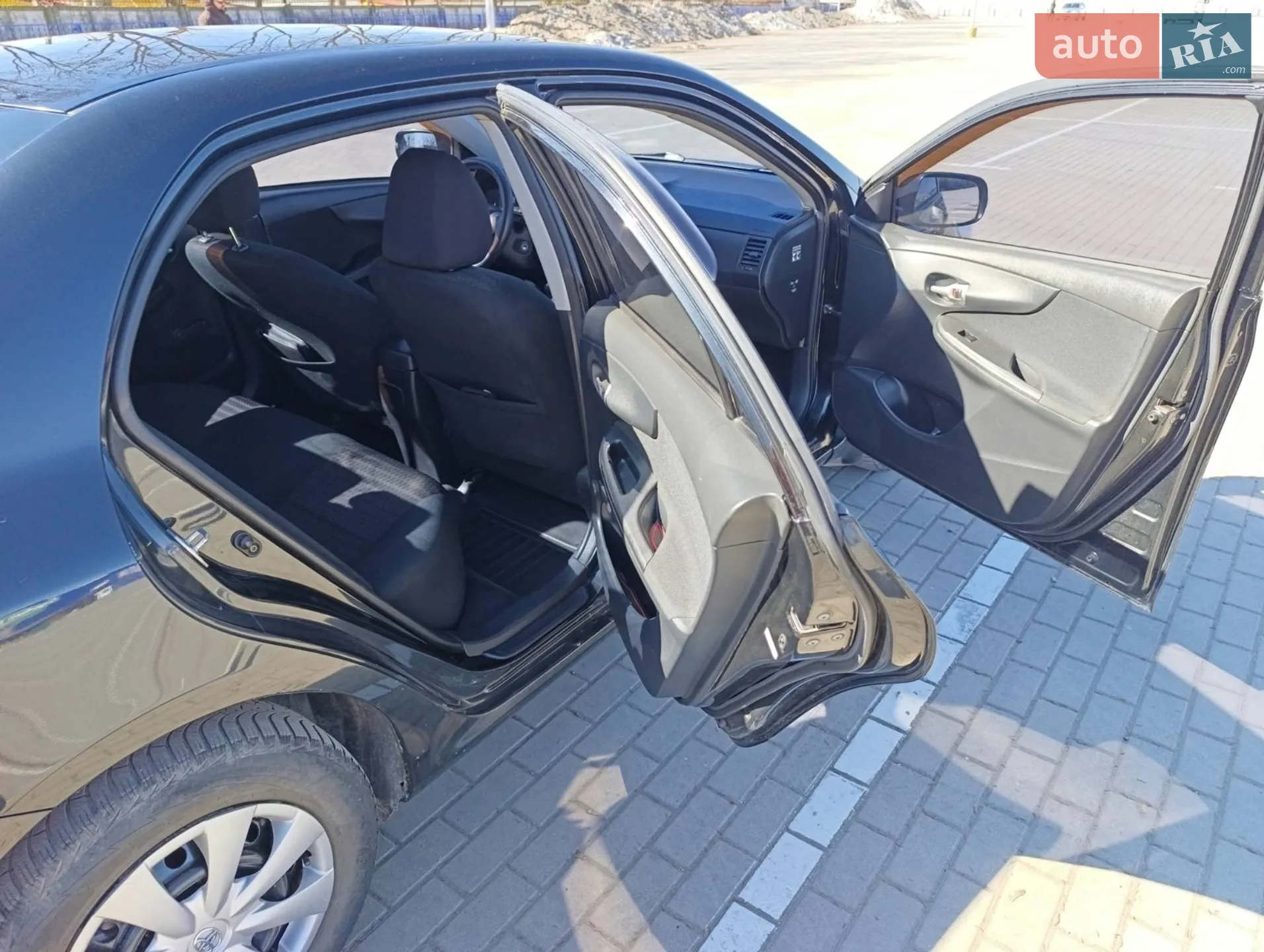2010 Toyota Corolla - мініатюра 28