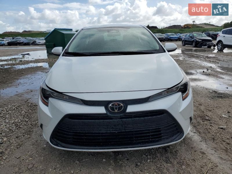 Седан Toyota Corolla 2023 в Хмельницком