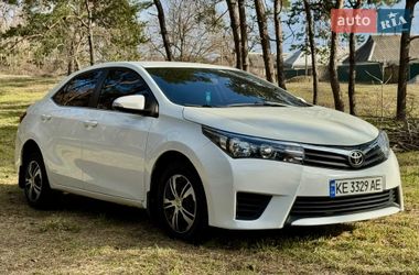 Седан Toyota Corolla 2017 в Каменском