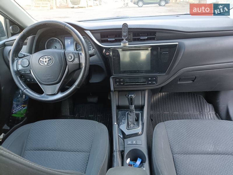 Седан Toyota Corolla 2016 в Киеве