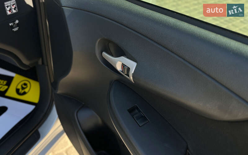 Седан Toyota Corolla 2008 в Мукачевому