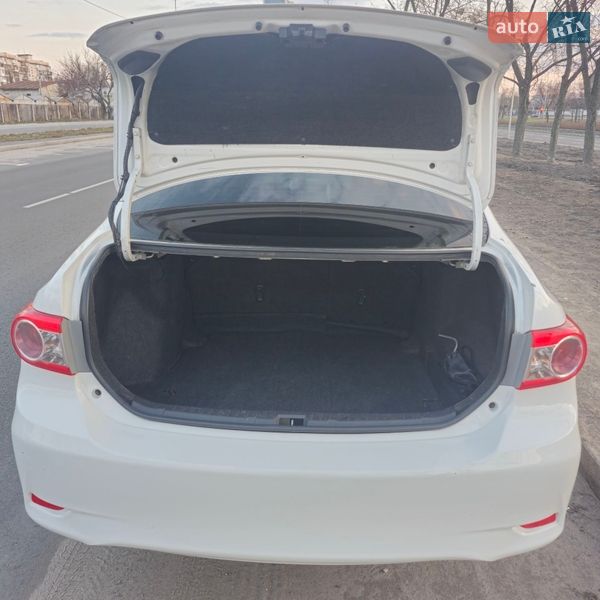 Седан Toyota Corolla 2010 в Киеве фото 4 Седан Toyota Corolla 2010 в Киеве