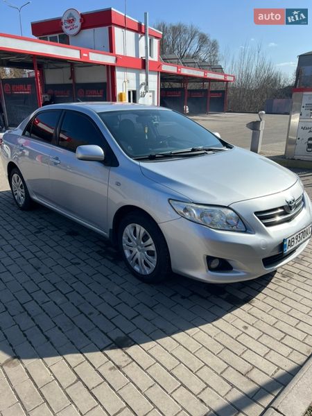 Седан Toyota Corolla 2008 в Виннице