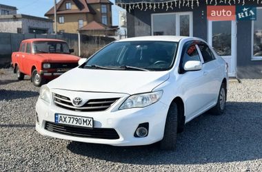 Седан Toyota Corolla 2012 в Харкові