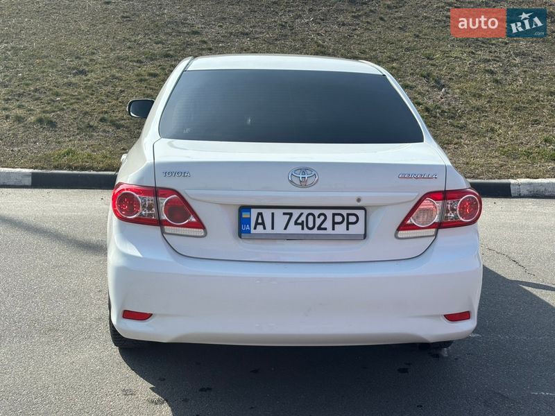 Седан Toyota Corolla 2012 в Києві