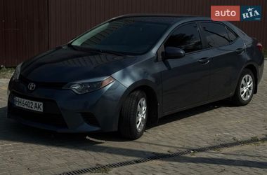Седан Toyota Corolla 2015 в Роздільній