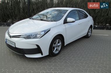 Седан Toyota Corolla 2018 в Киеве