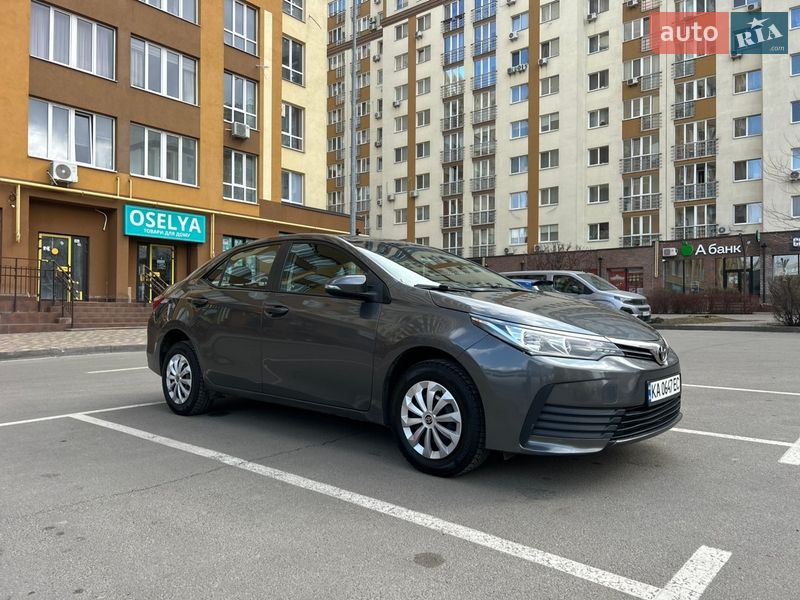Седан Toyota Corolla 2017 в Киеве фото 3 Седан Toyota Corolla 2017 в Киеве