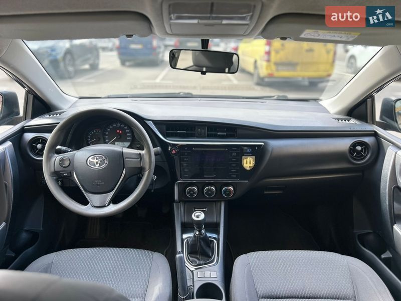 Седан Toyota Corolla 2017 в Киеве фото 10 Седан Toyota Corolla 2017 в Киеве