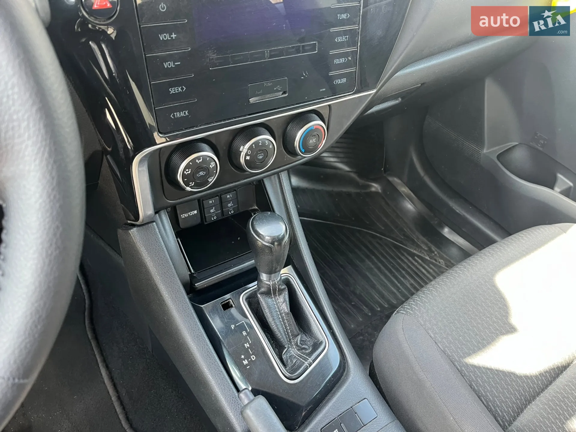2017 Toyota Corolla - мініатюра 16