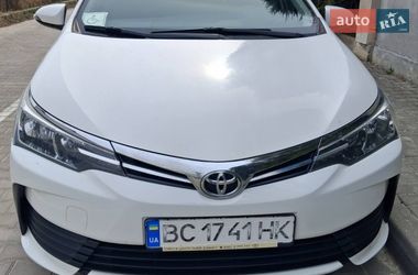 Седан Toyota Corolla 2018 в Львові