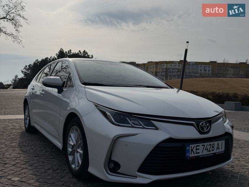 Седан Toyota Corolla 2019 в Днепре