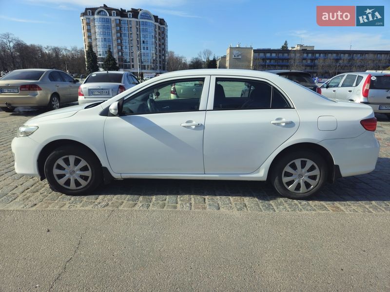 Седан Toyota Corolla 2012 в Кременчуге