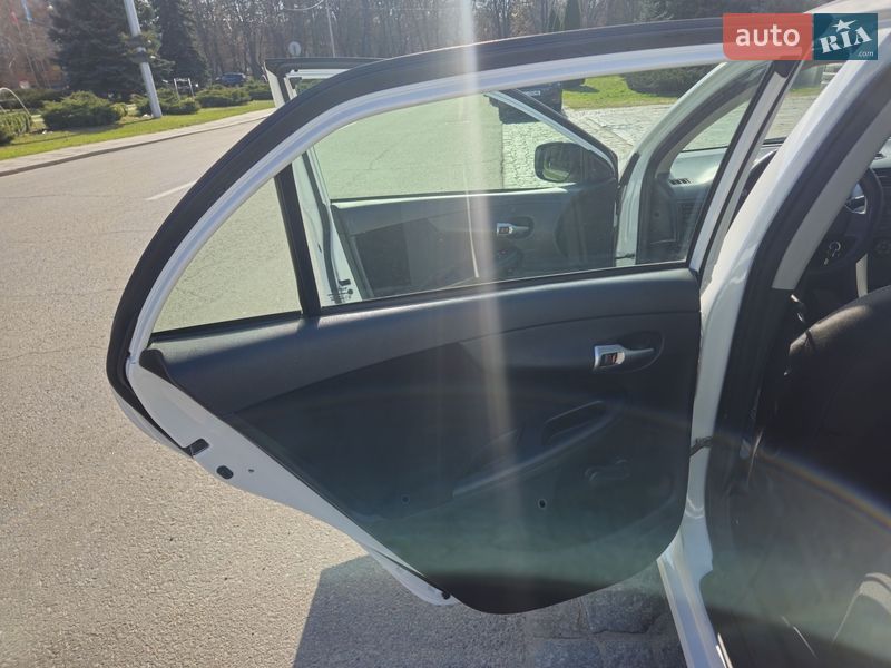 Седан Toyota Corolla 2012 в Кременчуге