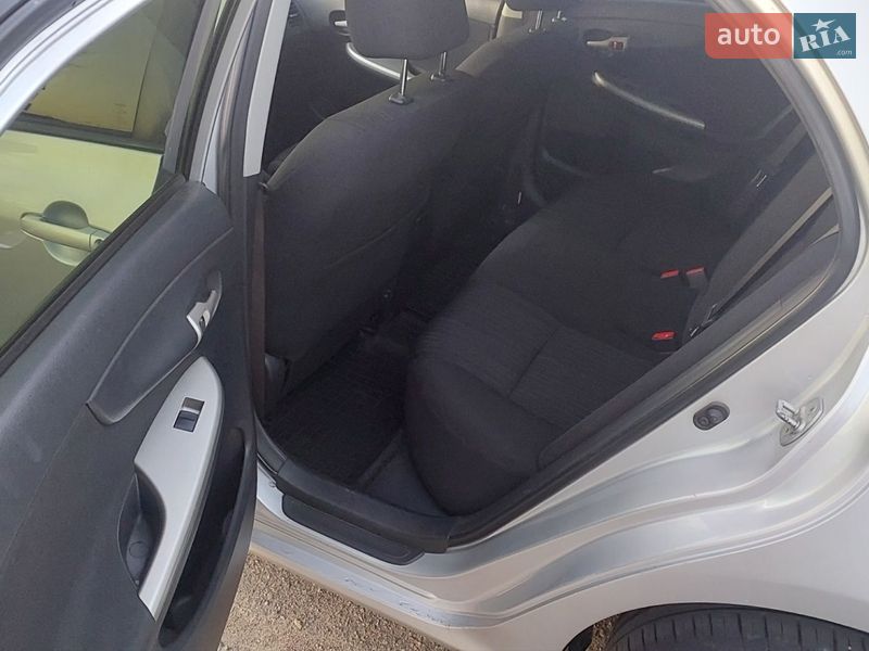 Седан Toyota Corolla 2008 в Кременчуці