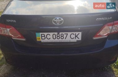 Седан Toyota Corolla 2011 в Каменке-Бугской