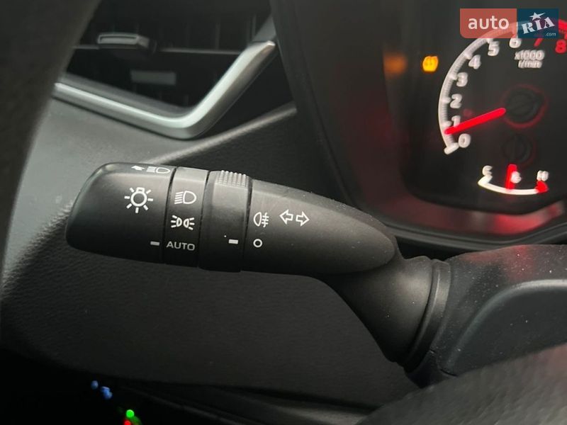 Седан Toyota Corolla 2019 в Дніпрі