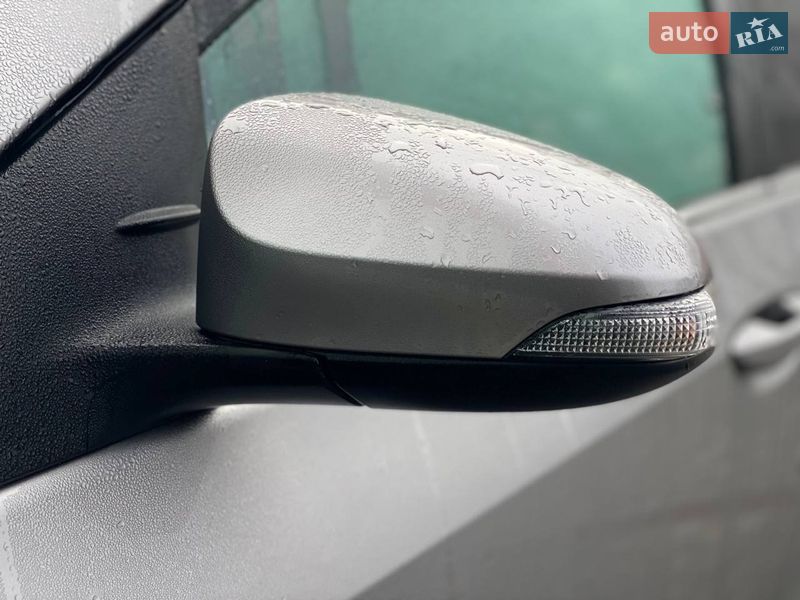 Седан Toyota Corolla 2017 в Киеве фото 18 Седан Toyota Corolla 2017 в Киеве