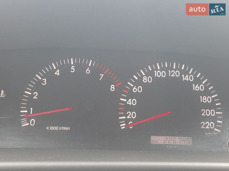 Хетчбек Toyota Corolla 2004 в Бучі