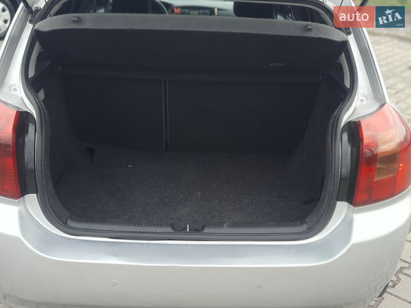 Хетчбек Toyota Corolla 2004 в Бучі