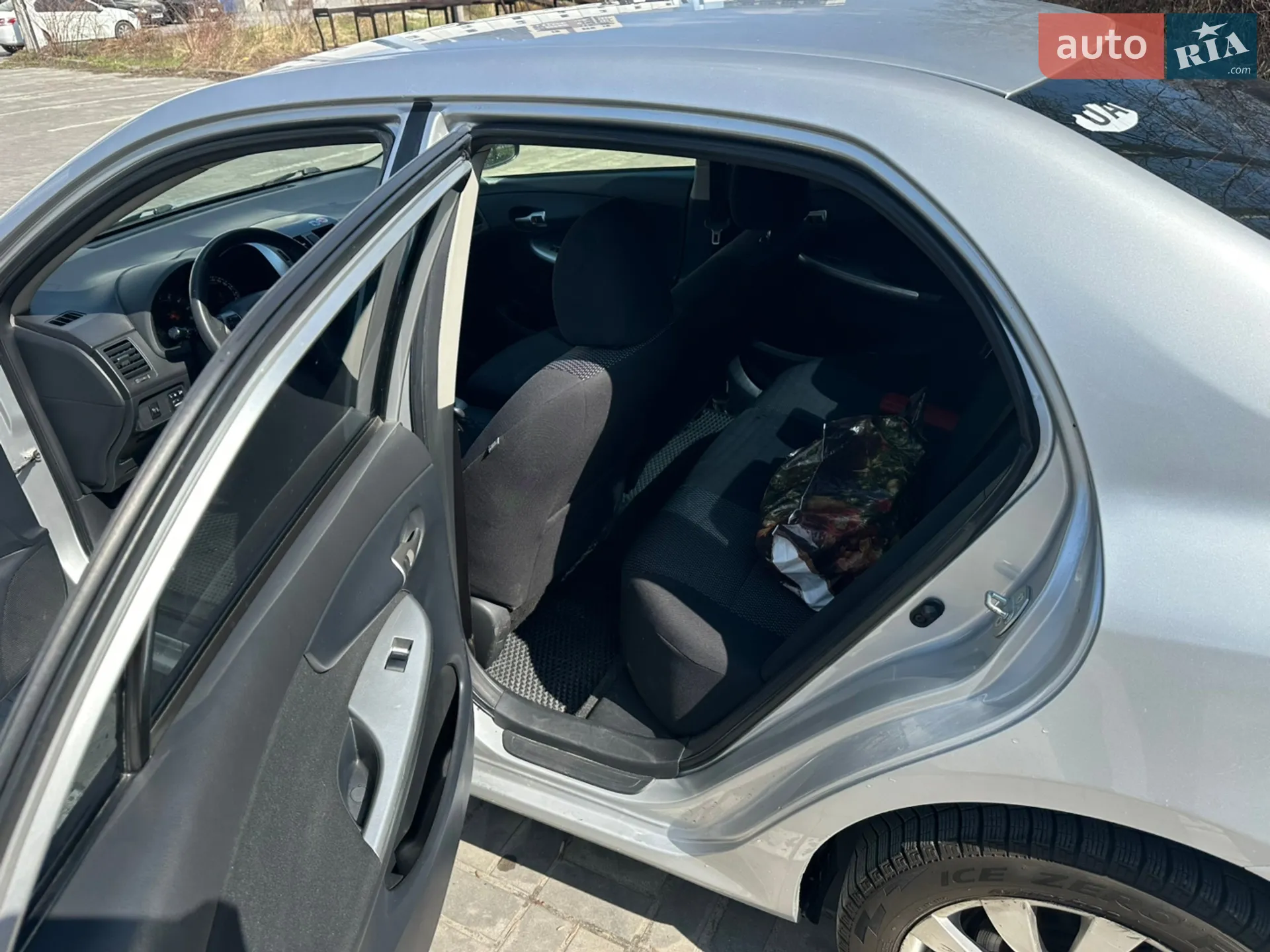 2012 Toyota Corolla - мініатюра 6