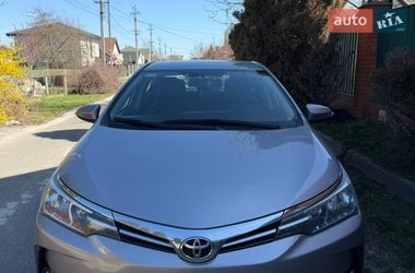 Седан Toyota Corolla 2018 в Киеве