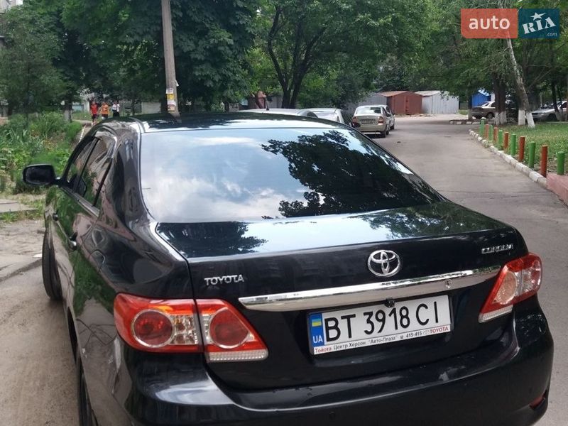 Седан Toyota Corolla 2011 в Івано-Франківську