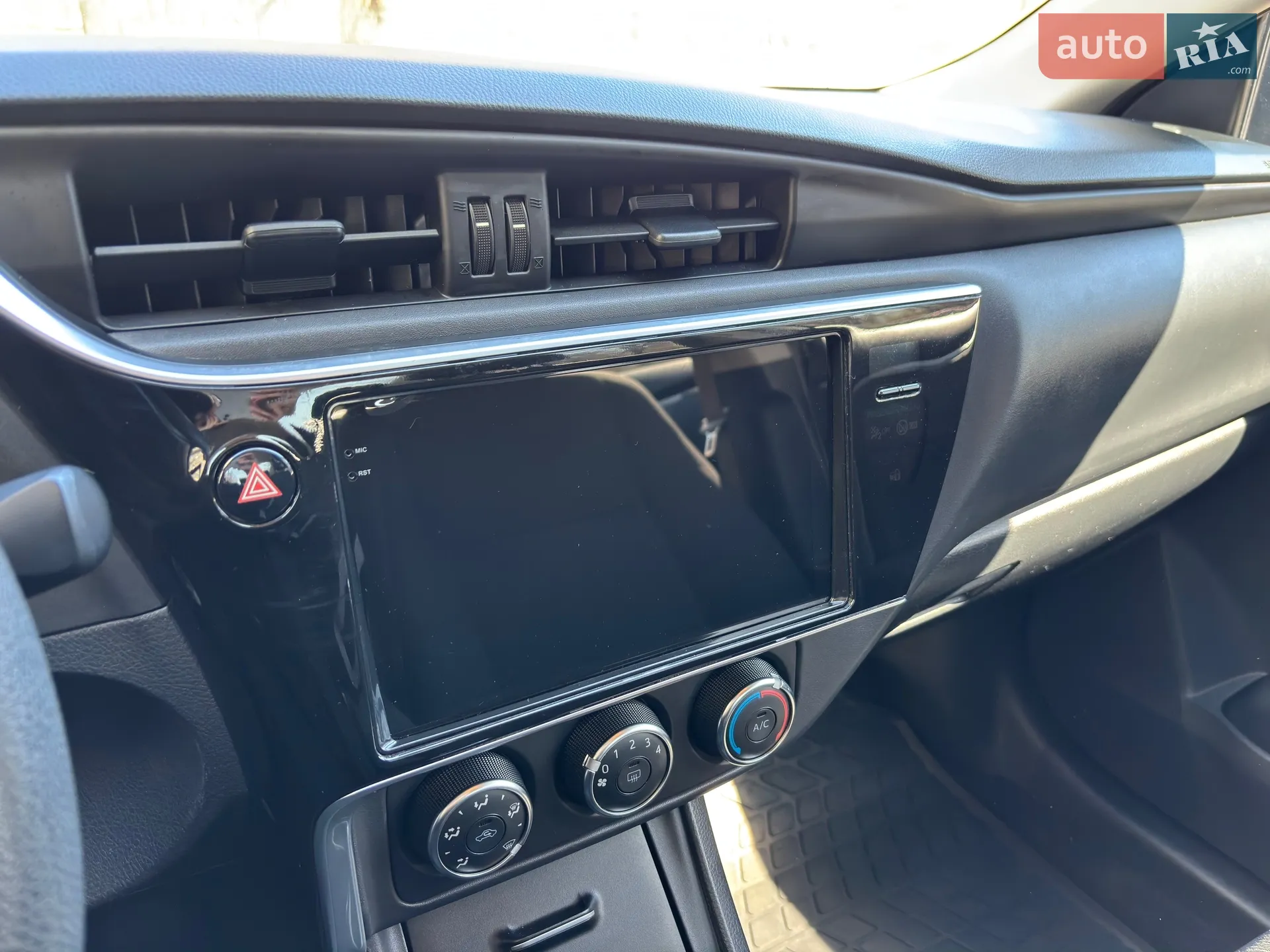 2017 Toyota Corolla - мініатюра 16