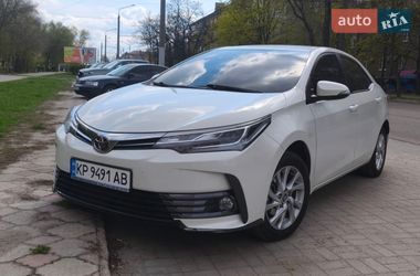 Седан Toyota Corolla 2017 в Запоріжжі