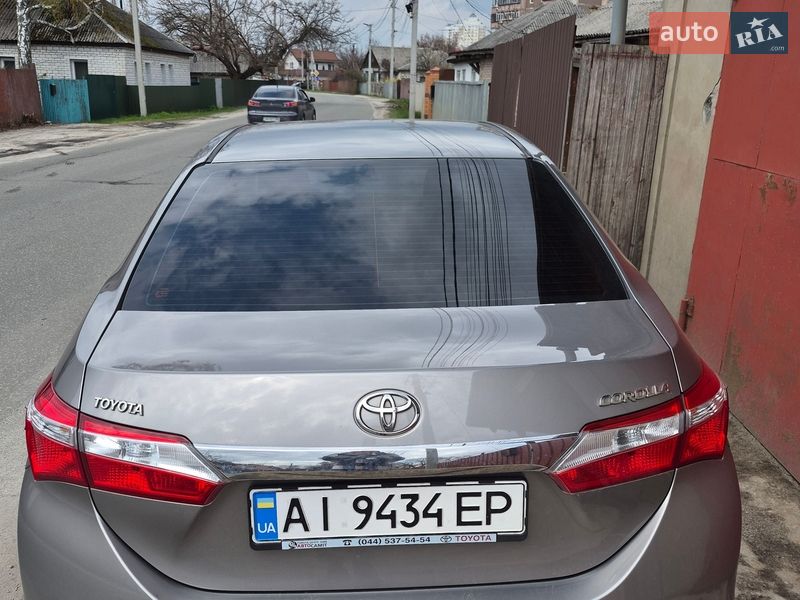 Седан Toyota Corolla 2016 в Києві