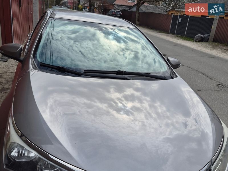 Седан Toyota Corolla 2016 в Києві