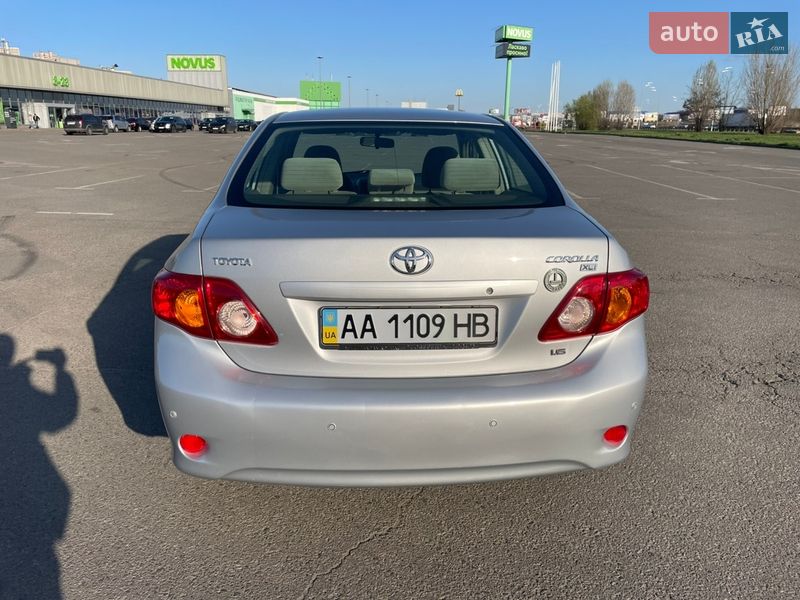 Седан Toyota Corolla 2008 в Киеве