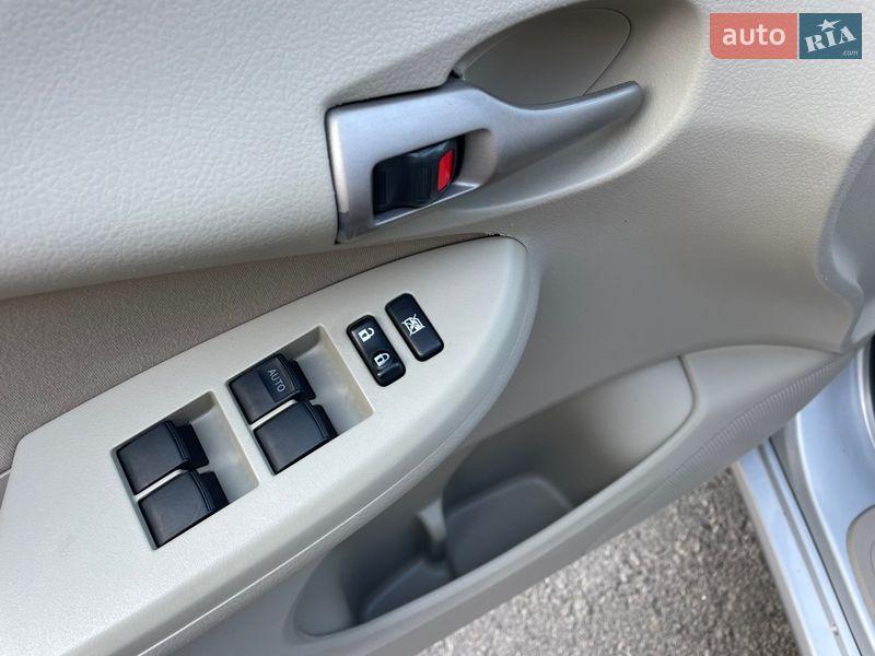 Седан Toyota Corolla 2008 в Киеве