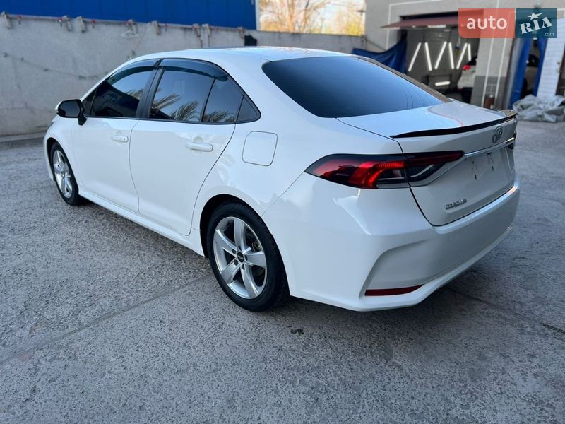 Седан Toyota Corolla 2019 в Дніпрі