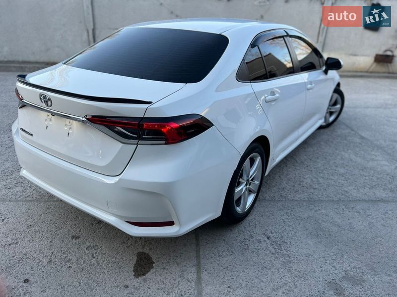 Седан Toyota Corolla 2019 в Дніпрі