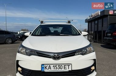 Седан Toyota Corolla 2017 в Києві