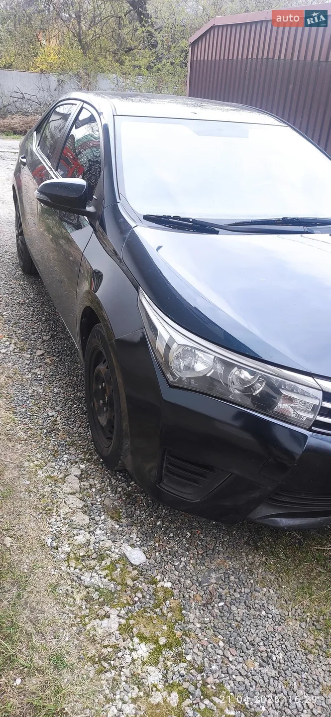 Toyota Corolla 2018 VIN 5YFBURHE1JP818300 фото оголошення 11 з 19