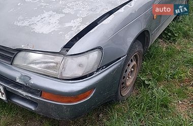 Седан Toyota Corolla 1995 в Староконстантинове
