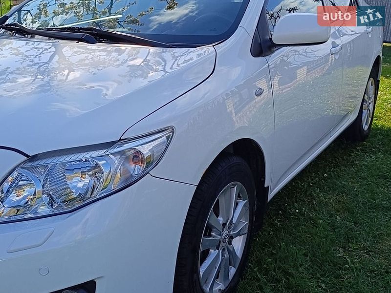 Седан Toyota Corolla 2008 в Тернополі