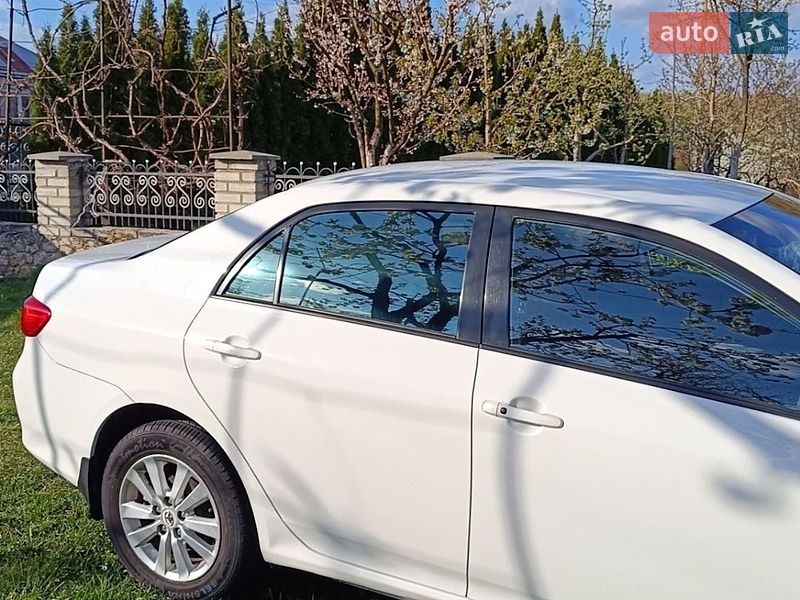 Седан Toyota Corolla 2008 в Тернополі