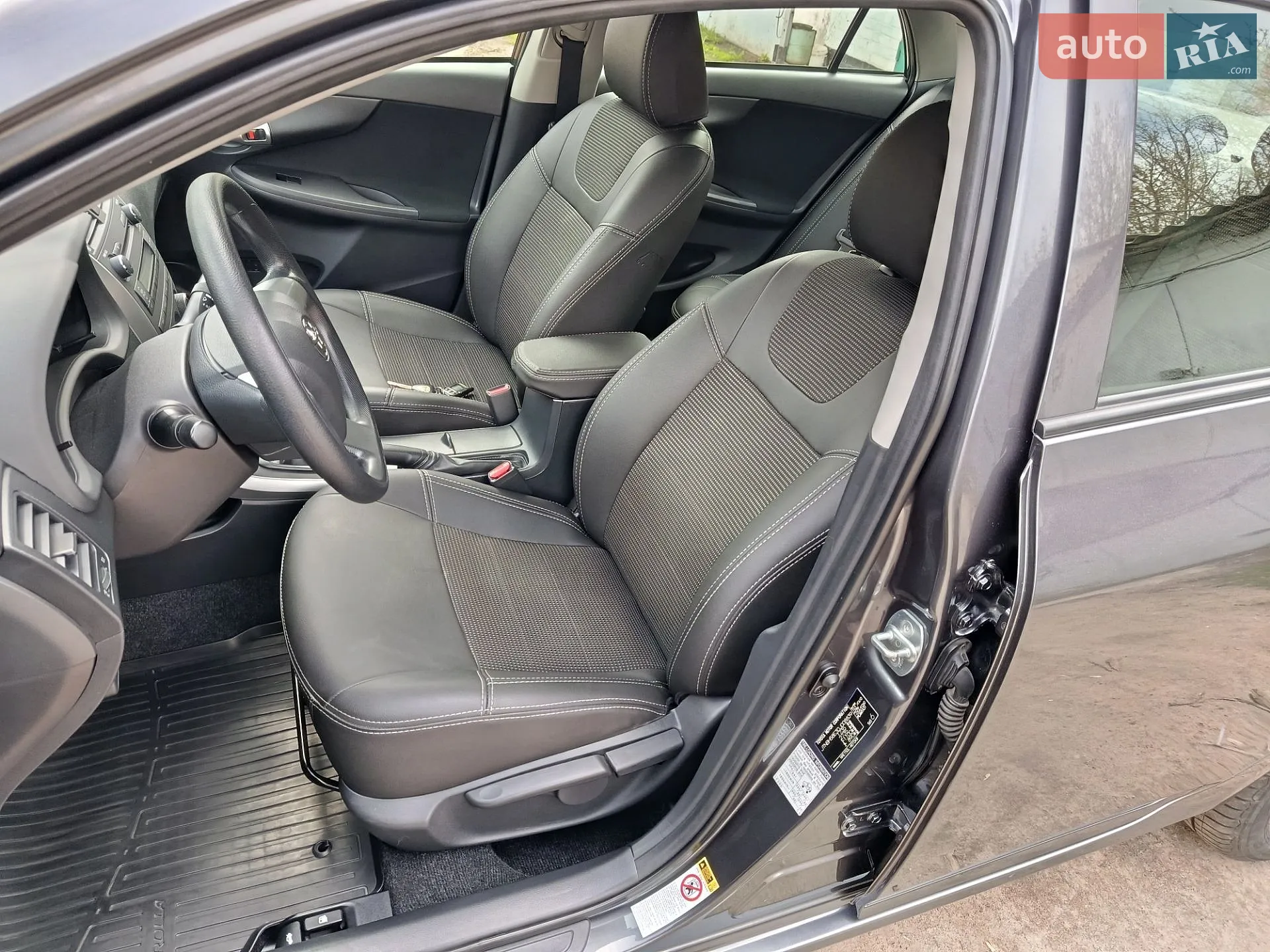 2011 Toyota Corolla - мініатюра 28